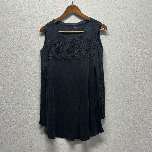 Soft Surroundings Embroidered Cold Shoulder Waffle Knit Gray Top Size L - Picture 1 of 12